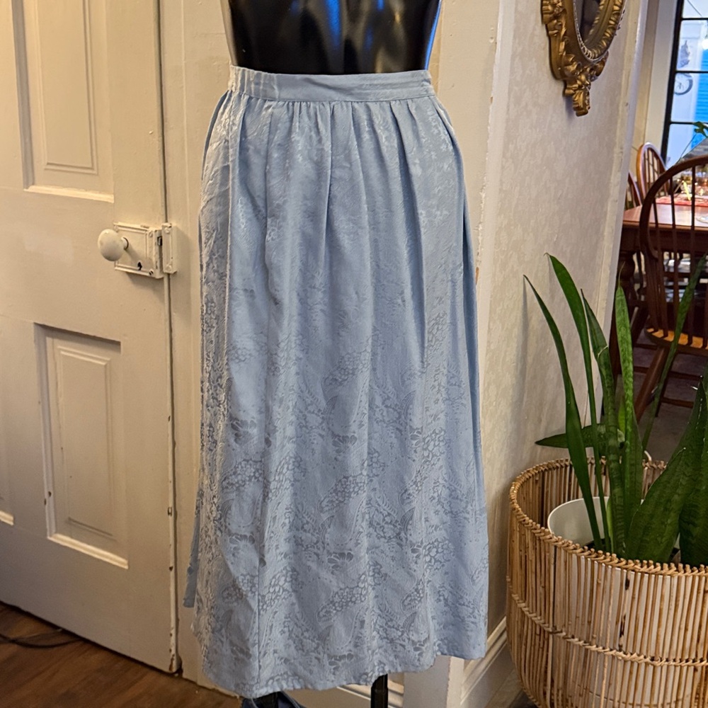 100% Silk Studio Collection Light Blue Midi Skirt w Pockets Smock Waist Size 14